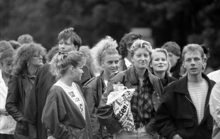 Husákovy děti: Generace, která měnila Československo a teď změní českou ekonomiku