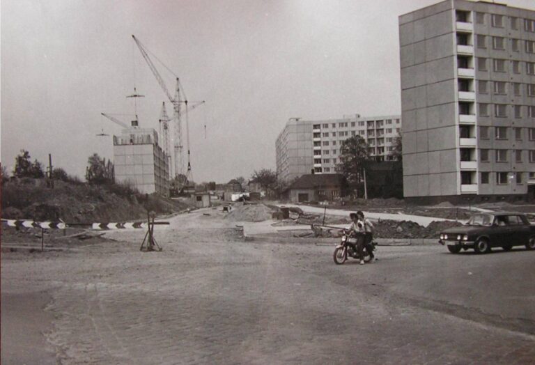 Socialistické „králíkárny“: Pro některé peklo, pro jiné ráj na zemi. Jak se žilo na sídlištích za Husáka