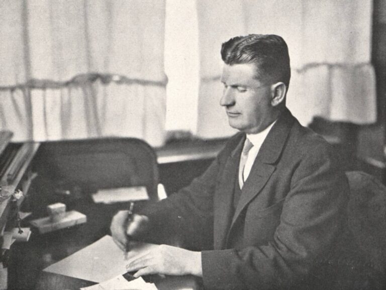 Vizionář Tomáš Baťa předběhl dobu a dobyl svět. Snížil ceny, dělníci vedli dílny, stavěl domy, školy i obchody