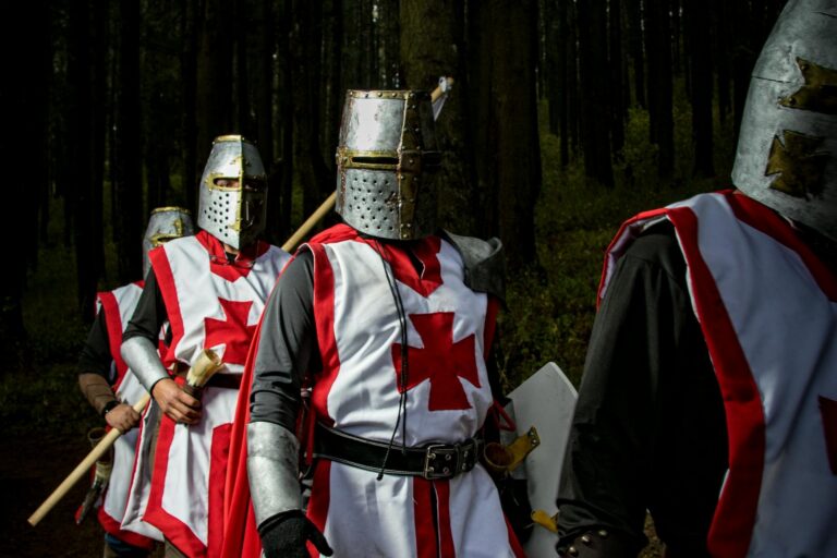 Templáři v Čechách: Skryté poklady a tajemné symboly na českých hradech. Kde hledat jejich stopy