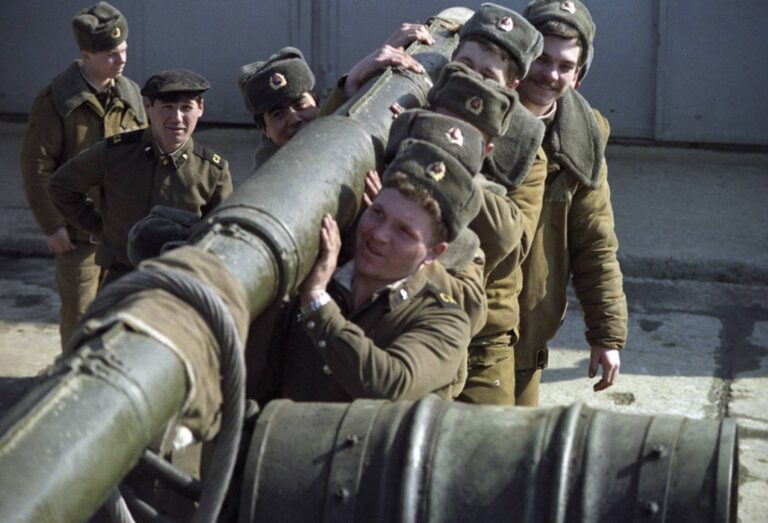 Odchod sovětských vojsk: Před 34 lety opustil Československo poslední okupant a země se nadechla svobody