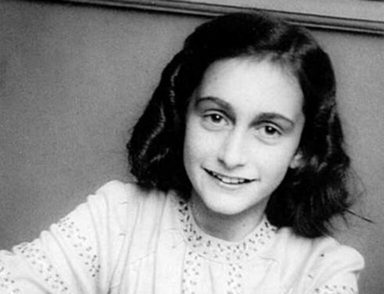 Deník Anne Frank (†15) končí 1. srpna 1944. Pak přišlo zatčení po anonymním udání
