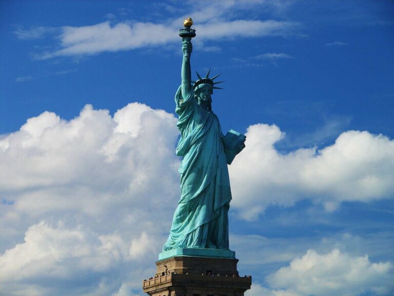 Socha svobody slaví 141 let. Symbol Ameriky i naděje čelil sabotáži i konspiracím, vnitřní část navrhl sám Eiffel