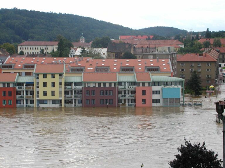 Povodně, které se vryly do paměti: Jak v srpnu 2002 velká voda ochromila republiku