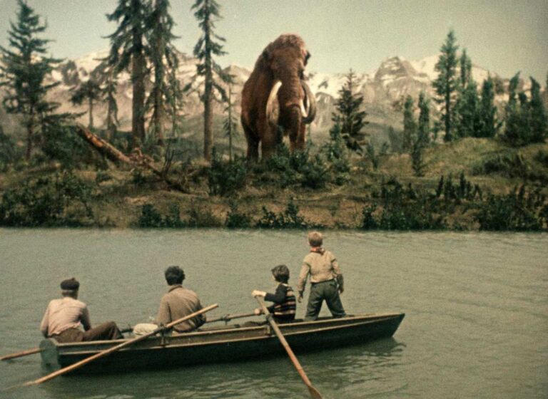 Cesta do pravěku předběhla svou dobu, Američané část upravili, Spielberg z filmu čerpal do Jurského parku
