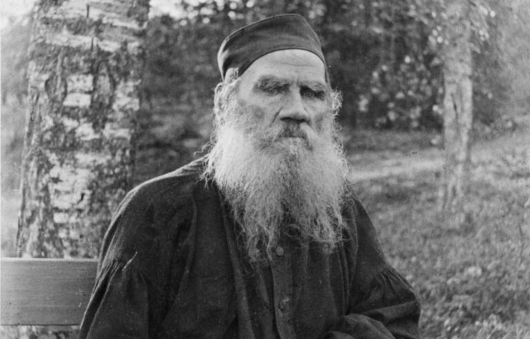Před 197 lety se narodil Lev Nikolajevič Tolstoj: Autor Vojny a míru nenáviděl moderní svět a jeho život byl plný rozporů