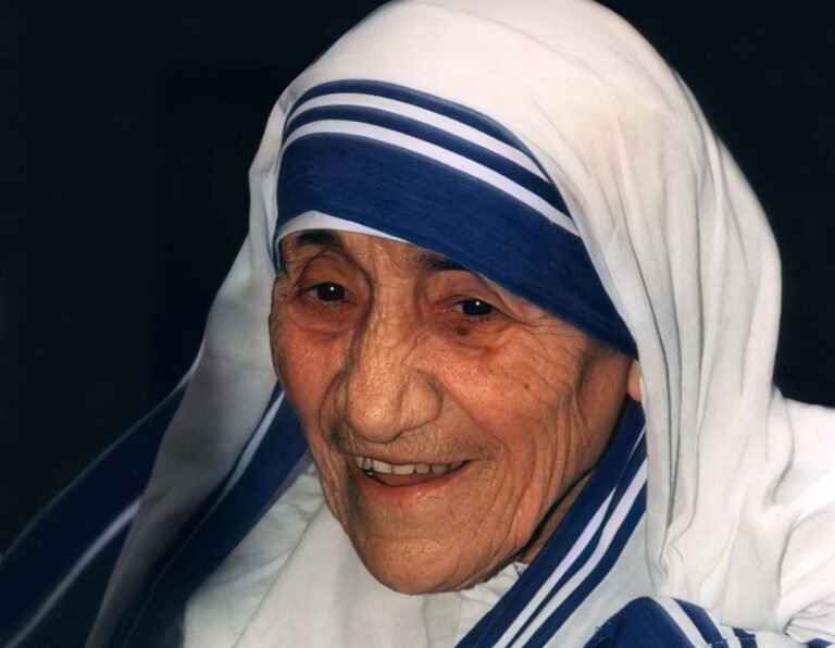 Matka Tereza mezi svatostí a kritikou: Světice, která oslavovala utrpení a přijímala peníze od diktátorů