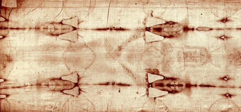 Turínské plátno: Nově objevený středověký text tvrdí, že jde o padělek duchovenstva