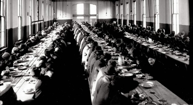 První polévkové ústavy vznikly pro vojáky. Dnes pomáhájí lidem v nouzi po celém světě