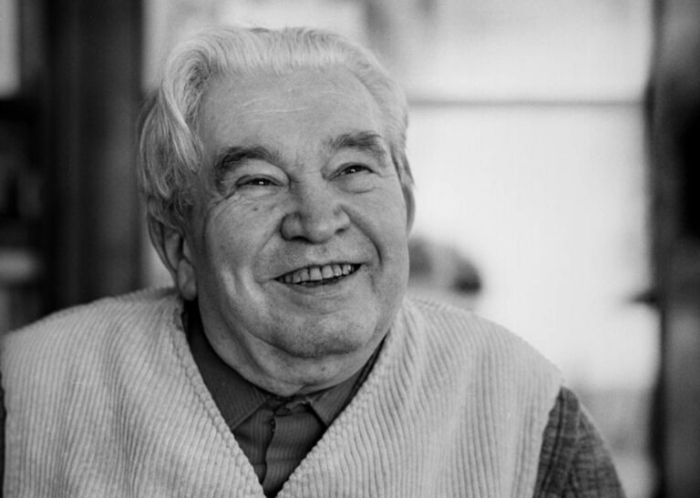 Z KSČ ho vyloučili už za první republiky. Nobelovu cenu získal Jaroslav Seifert i přes odpor režimu