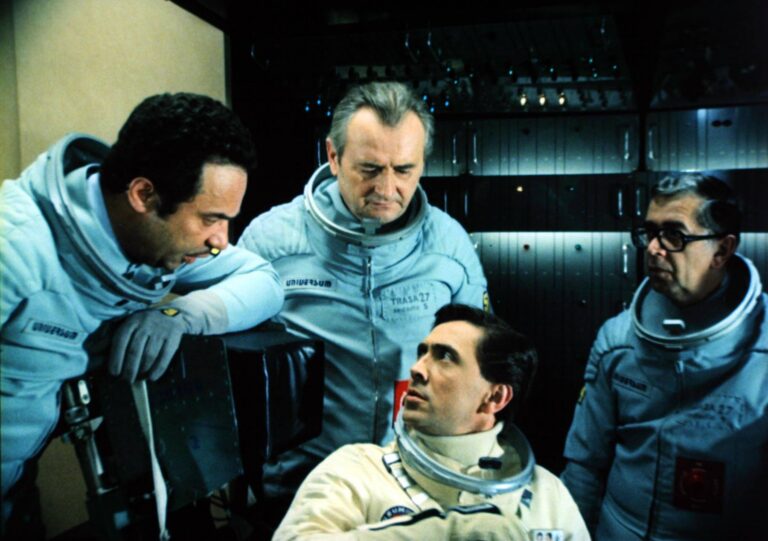 Zítra vstanu a opařím se čajem: Aleš Brichta jako herec, trojrole, šokující Hitler i poslední role v životě