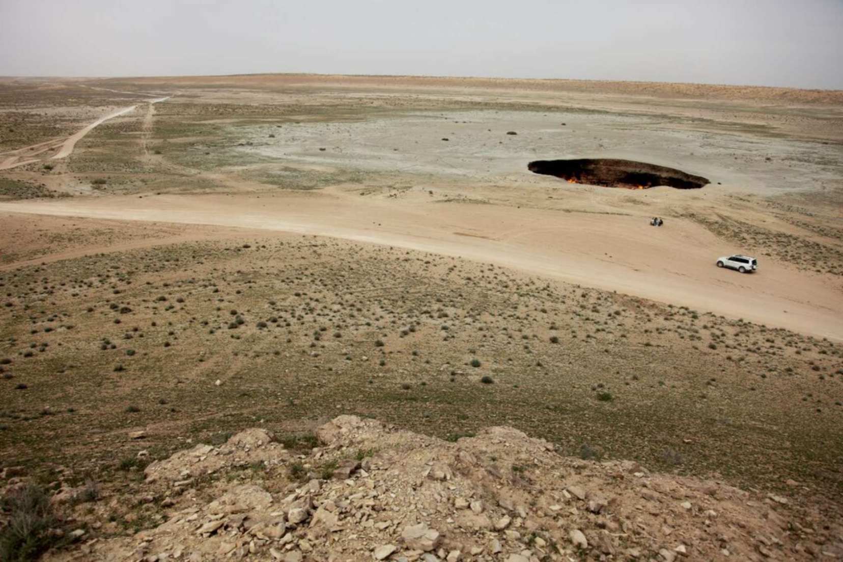 Brána do pekla, FOTO: <a href="https://commons.wikimedia.org/wiki/File:The_Door_to_Hell_-_Turkmenistan,_Darvaza_-_panoramio.jpg">flydime</a>, <a href="https://creativecommons.org/licenses/by/3.0">CC BY 3.0</a>, via Wikimedia Commons