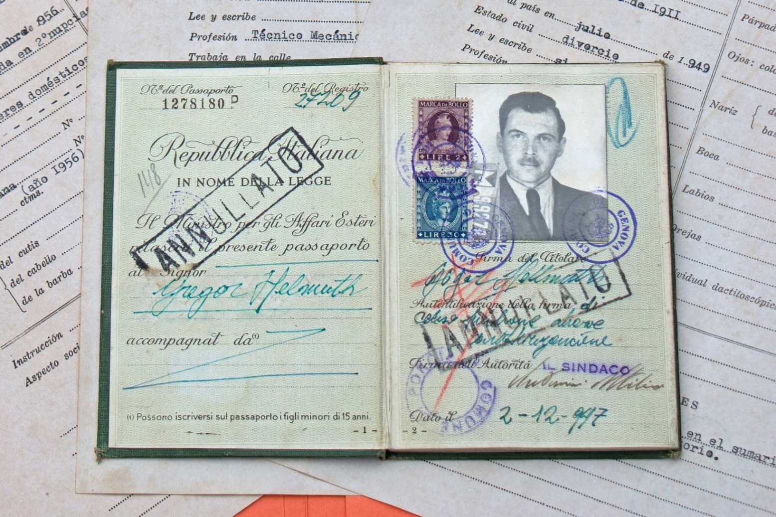 2048px-Mengele2 1 1 | kroniQa Josef Mengele, FOTO: <a href="https://commons.wikimedia.org/wiki/File:Mengele2.jpg">Jackdawson1970</a>, <a href="https://creativecommons.org/licenses/by-sa/3.0">CC BY-SA 3.0</a>, via Wikimedia Commons