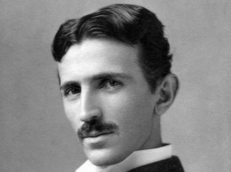 Nikola Tesla: Muž, který se štítil žen, držel celoživotní celibát, spal jen 2 hodiny denně a miloval holubici