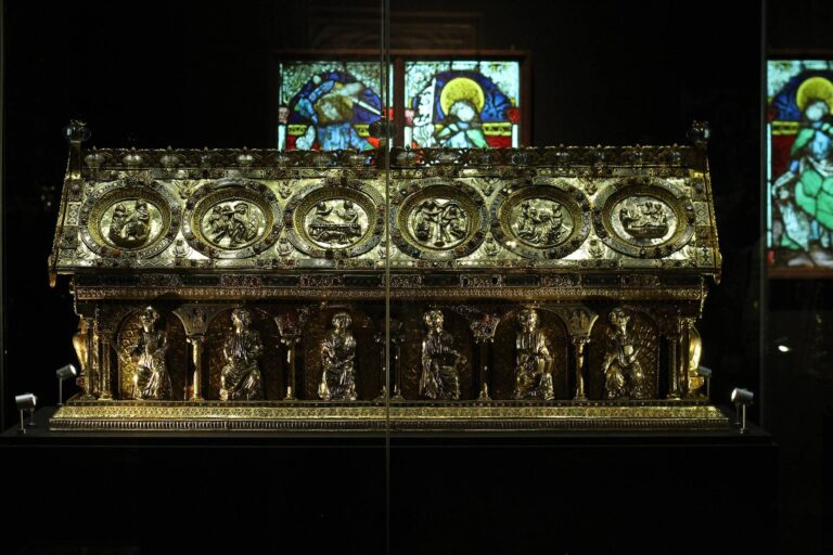 Před 40 lety byl objeven relikviář svatého Maura. Jeden z největších pokladů Česka zachránili policisté před Američany