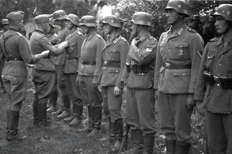 Nacistický Blitzkrieg na pervitinu. Vojáci Wehrmachtu během války fetovali, nespali a umírali na infarkt