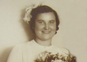 Josefa Vaňková na svatební fotografii, FOTO: Unknown photographerČeština: Autorem této fotografie je neznámá osoba.English: Author of this photo is unknown person., Public domain, via Wikimedia Commons