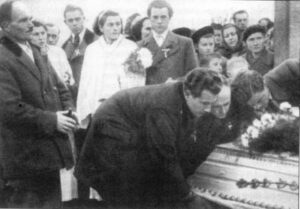 Pohřeb Jana Opletala, FOTO: unkrown, Public domain, via Wikimedia Commons