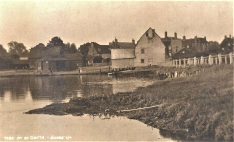 Noví majitelé plánují v domě s děsivou minulostí nejen bydlet, ale i pátrat po tom, před čím ostatní v Essexu utíkají