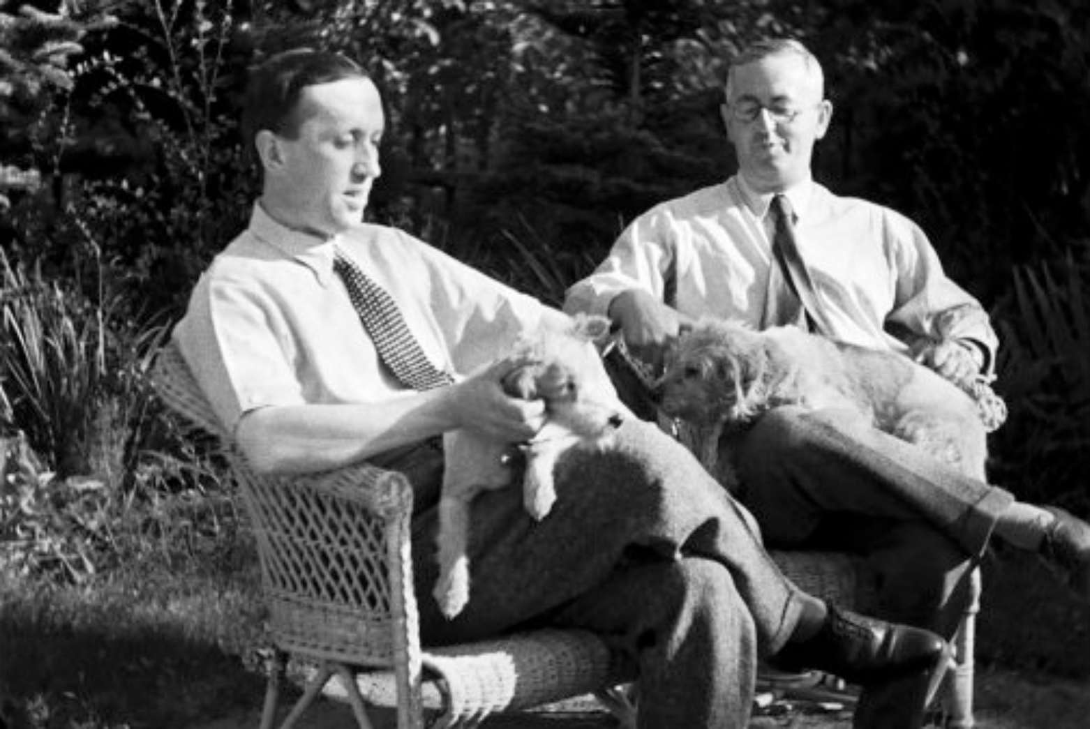 Bratři Čapkovi, FOTO: <a href="https://commons.wikimedia.org/wiki/File:Brothers_%C4%8Capek.jpg">See page for author</a>, Public domain, via Wikimedia Commons