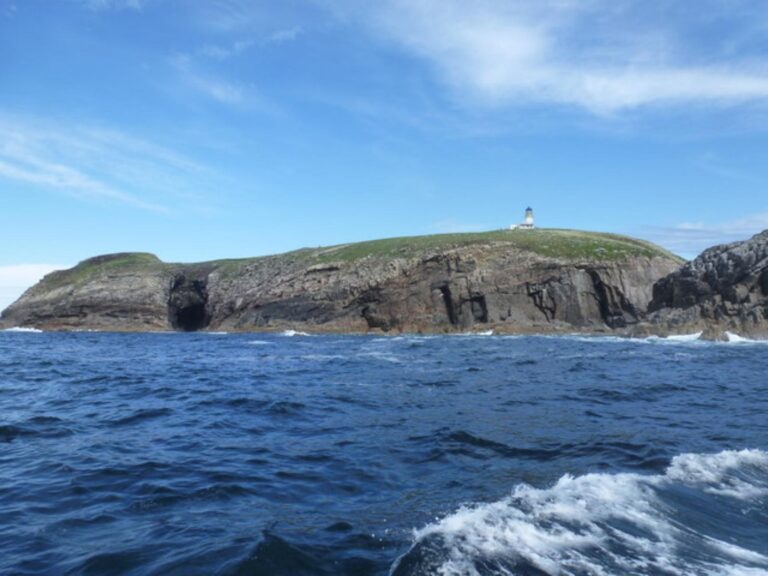 Zbylo jen ohnuté železo a prázdný maják. Příběh zmizelé posádky je dodnes největší záhadou Skotska