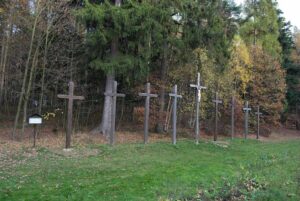 Lesní Hluboké - Devět křížů, FOTO: Kirk, CC BY-SA 3.0, via Wikimedia Commons