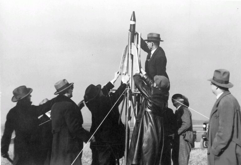 Špion z Vinohrad a otec českých raket. Ludvík Očenášek dostal své jméno až na odvrácenou stranu Měsíce