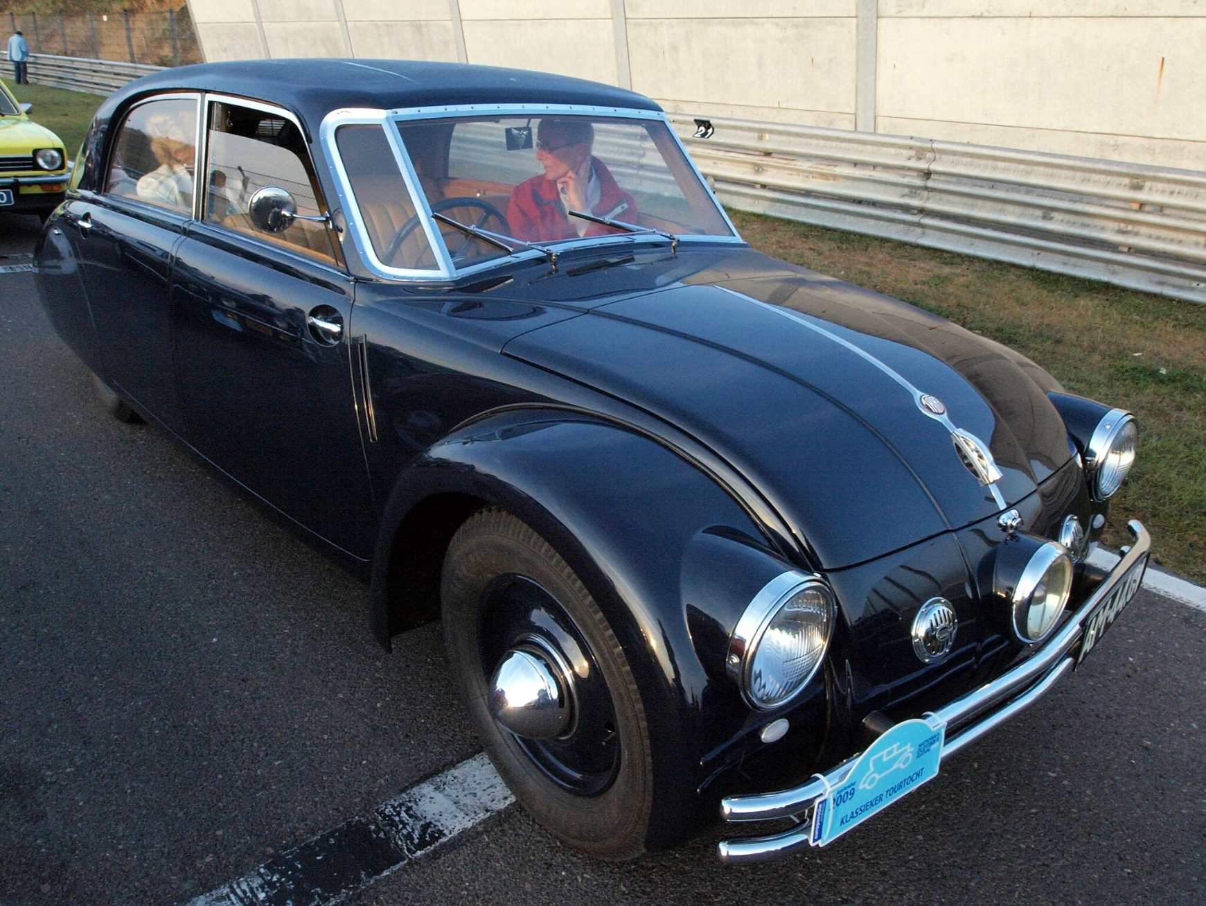 Tatra 77, FOTO: <a href="https://commons.wikimedia.org/wiki/File:Tatra_77A_dutch_licence_registration_AM-44-01_pic02.JPG">AlfvanBeem</a>, CC0, via Wikimedia Commons