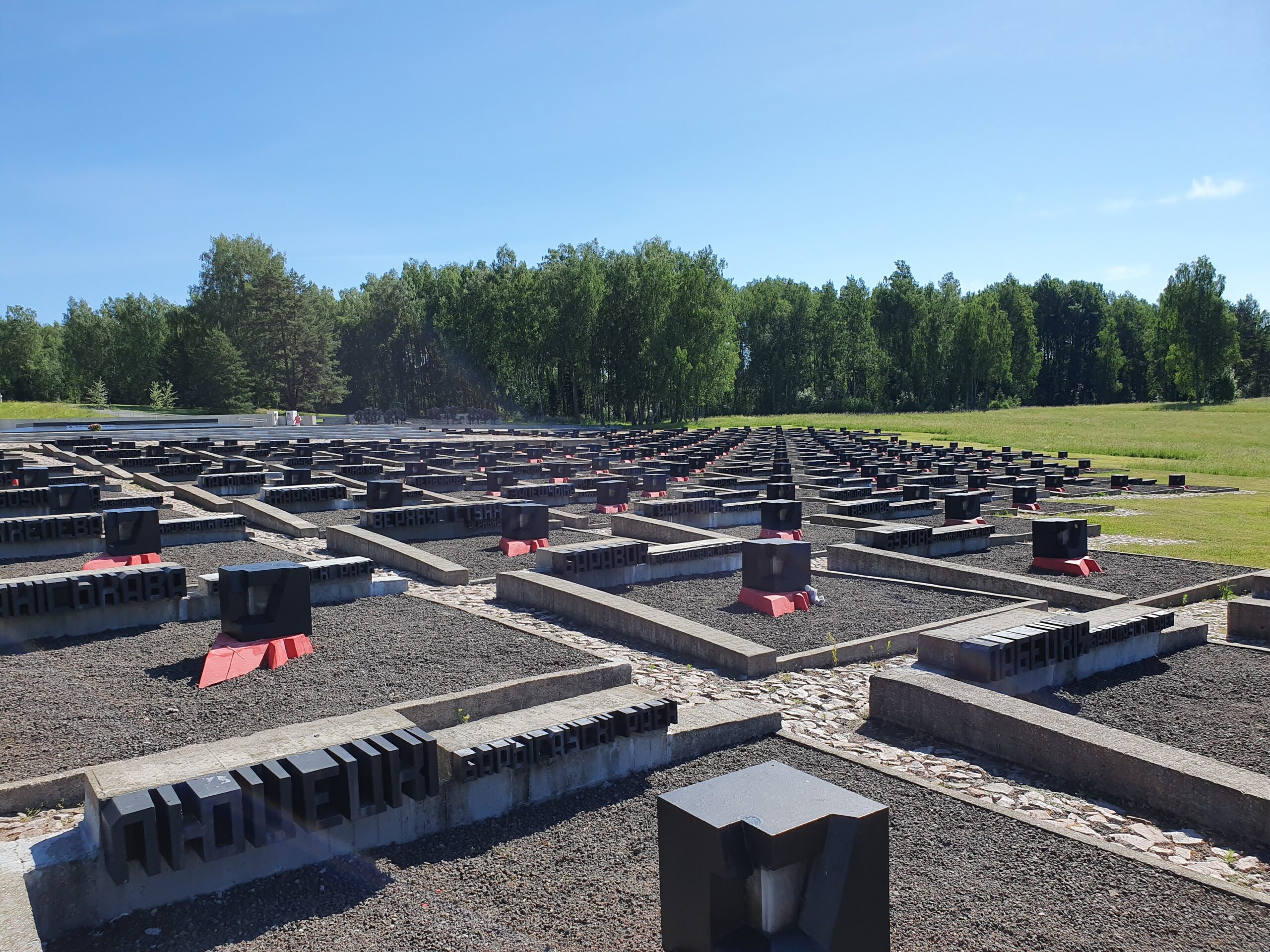 Památníky, FOTO: <a href="https://commons.wikimedia.org/wiki/File:Khatyn,_Belarus_13.jpg">Aschroet</a>, CC0, via Wikimedia Commons