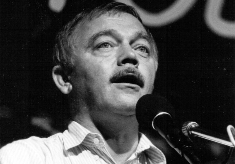 Bratříčku, zavírej vrátka: Příběh desky, která se stala bolestným symbolem zlomeného národa