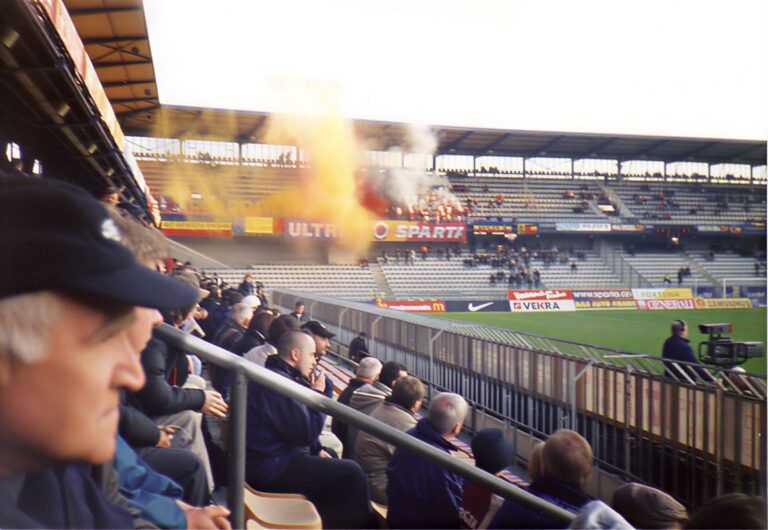 Sieglův gól i odvaha trenéra Uhrina. Před 34 lety Sparta na Letné udolala hvězdnou Barcelonu