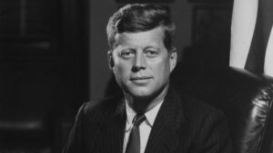 John F. Kennedy, FOTO: Bachrach Studios, Public domain, via Wikimedia Commons