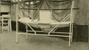 Takto musely ženy po zákroku ležet, FOTO: Internet Archive Book Images, No restrictions, via Wikimedia Commons