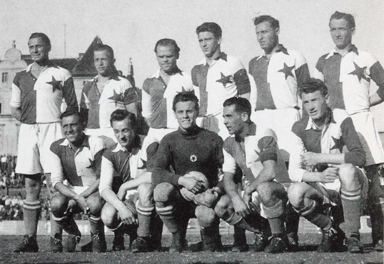 SK Slavia Praha - rok 1947, FOTO: <a href="https://commons.wikimedia.org/wiki/File:1947_SK_Slavia_Prague_Champions.jpg">See page for author</a>, Public domain, via Wikimedia Commons