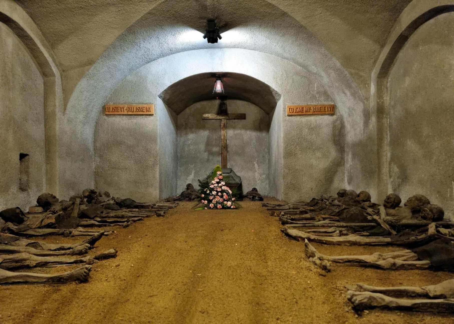 Hrobka, FOTO: <a href="https://commons.wikimedia.org/wiki/File:Hrobka_brat%C5%99%C3%AD_kapuc%C3%ADn%C5%AF,_Brno.jpg">Ondřej Žváček</a>, <a href="https://creativecommons.org/licenses/by/4.0">CC BY 4.0</a>, via Wikimedia Commons